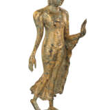 A GILT-BRONZE FIGURE OF WALKING BUDDHA - фото 2