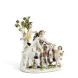 A MEISSEN PORCELAIN GROUP OF ‘THE BETROTHAL’ - фото 2