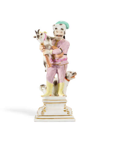 A MEISSEN PORCELAIN FIGURE OF 'KAMMERHUSAR' SCHINDLER - фото 1