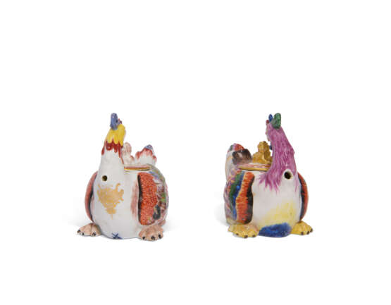 A PAIR OF MEISSEN PORCELAIN TEAPOTS AND COVERS MODELLED AS PHOENIX - фото 3