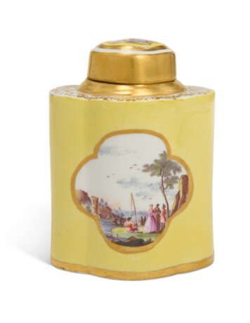 A MEISSEN PORCELAIN YELLOW-GROUND TEACADDY AND A COVER - фото 1