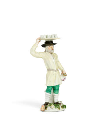 A MEISSEN PORCELAIN FIGURE CARRYING A TRAY OF BEAKERS FROM THE 'RUSSIAN PEASANTS' OR 'ST. PETERSBURG CRIERS' SERIES - Foto 3