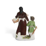 A MEISSEN PORCELAIN GROUP OF A BEGGAR WITH TWO CHILDREN - photo 4