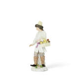 A MEISSEN PORCELAIN FIGURE OF A FRUIT VENDOR FROM THE 'RUSSIAN PEASANT' OR 'ST. PETERSBURG CRIERS' SERIES - photo 3