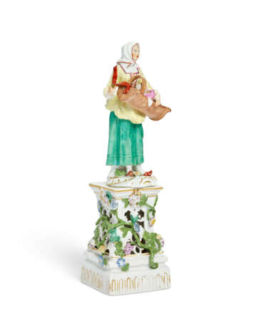 TWO MEISSEN PORCELAIN FIGURES OF A PEEP-SHOW MAN AND A WOMAN WITH A BABY FROM THE 'CRIS DE PARIS' SERIES ON TWO PIERCED PLINTHS - Foto 4