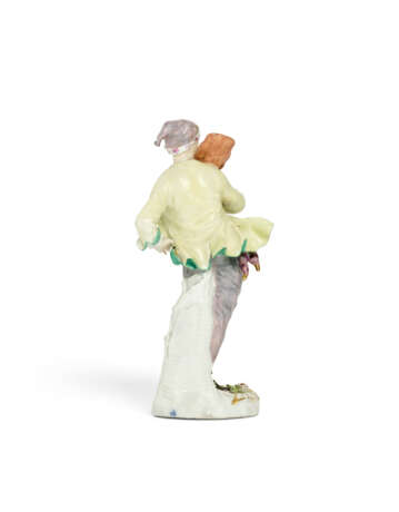 A MEISSEN PORCELAIN FIGURE OF A BAKER - фото 5