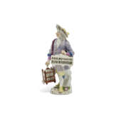 A MEISSEN PORCELAIN FIGURE OF A BIRD-SELLER FROM THE 'CRYES OF LONDON' SERIES - фото 2