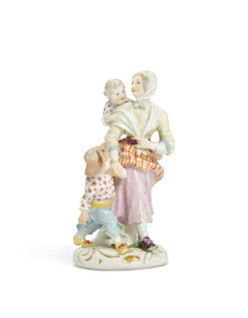 A MEISSEN PORCELAIN FIGURE GROUP OF A BEGGAR WOMAN WITH TWO CHILDREN FROM THE 'CRYES OF LONDON' SERIES - photo 2