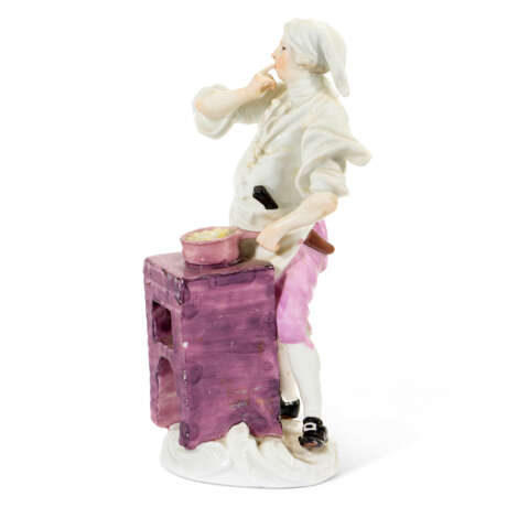 A MEISSEN PORCELAIN FIGURE OF A COOK FROM THE 'CRIS DE PARIS' SERIES - Foto 3