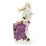 A MEISSEN PORCELAIN FIGURE OF A COOK FROM THE 'CRIS DE PARIS' SERIES - photo 3