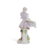 A MEISSEN PORCELAIN FIGURE OF A LEMON SELLER - photo 4