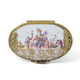 A GILT-METAL-MOUNTED MEISSEN PORCELAIN CHINOISERIE OVAL SNUFF-BOX AND COVER - Foto 7