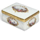 A GILT-METAL-MOUNTED MEISSEN PORCELAIN RECTANGULAR SNUFF-BOX - photo 3