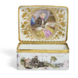 A GILT-METAL-MOUNTED MEISSEN PORCELAIN 'BERGLEUTE' SNUFF-BOX AND COVER - фото 2