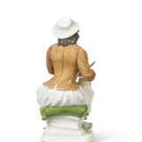 A MEISSEN PORCELAIN FIGURE OF A LACEMAKER KNOWN AS BARBARA UTTMAN AND A FIGURE OF A DUTCH PEASANT - Foto 5