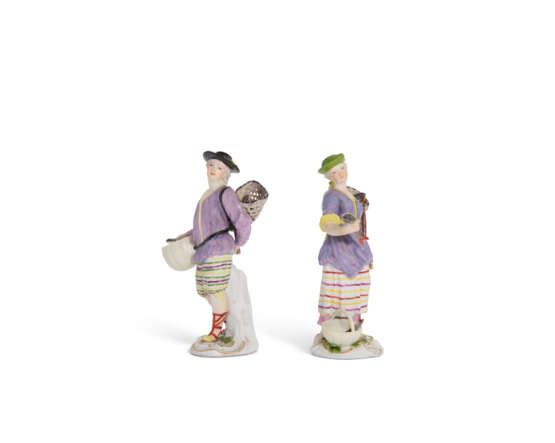 A PAIR OF MEISSEN PORCELAIN FIGURES OF A FISHERMAN AND FISHERWOMAN - photo 3