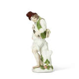 A PAIR OF MEISSEN FIGURES OF A FISHERMAN AND FISHERWOMAN, AND A FIGURE OF A DRUNKEN FISHERMAN - фото 3