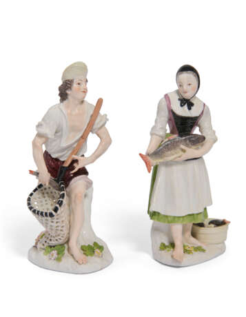 A PAIR OF MEISSEN FIGURES OF A FISHERMAN AND FISHERWOMAN, AND A FIGURE OF A DRUNKEN FISHERMAN - Foto 12