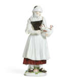 A MEISSEN PORCELAIN FIGURE OF A PEASANT WOMAN WITH A HEN - Foto 1