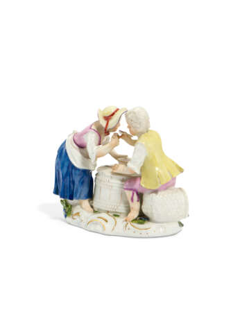 A MEISSEN PORCELAIN GROUP OF CHILDREN - фото 3