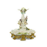 AN ORMOLU-MOUNTED MEISSEN PORCELAIN PLAT-DE-MENAGE - фото 4