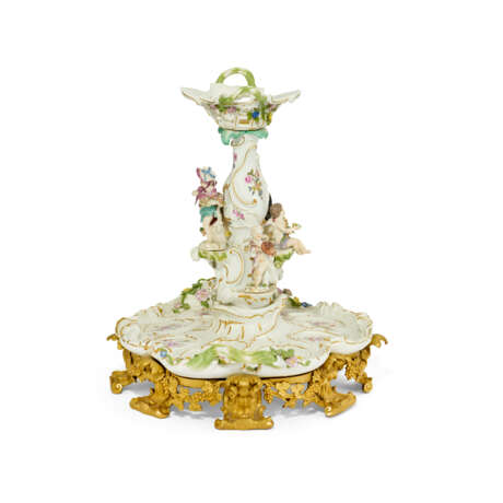 AN ORMOLU-MOUNTED MEISSEN PORCELAIN PLAT-DE-MENAGE - photo 10