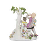 A MEISSEN PORCELAIN GROUP OF HARLEQUIN AND A LADY WITH A PARROT - photo 4