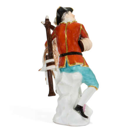 A MEISSEN PORCELAIN FIGURE OF HARLEQUIN AND A GOAT PLAYING THE BAGPIPES - фото 4