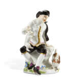 A MEISSEN PORCELAIN COMMEDIA DELL'ARTE FIGURE OF SCARAMOUCHE OR BELTRAME - Foto 3