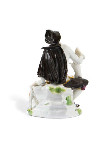 A MEISSEN PORCELAIN COMMEDIA DELL'ARTE FIGURE OF SCARAMOUCHE OR BELTRAME - photo 4