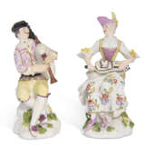 A MEISSEN PORCELAIN FIGURE OF MEZZETIN WITH BAGPIPES AND A FIGURE OF COLUMBINE WITH A HURDYGURDY - photo 1