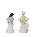 A MEISSEN PORCELAIN FIGURE OF MEZZETIN WITH BAGPIPES AND A FIGURE OF COLUMBINE WITH A HURDYGURDY - photo 2