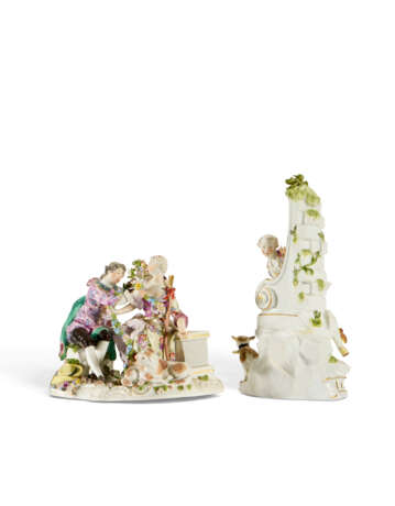 A MEISSEN PORCELAIN GROUP OF 'THE LISTENER AT THE WELL' - Foto 2