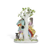 A MEISSEN PORCELAIN GROUP OF ‘THE HAND-KISS’ OR 'SHEPHERD LOVERS' - Foto 2