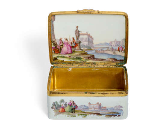 A GILT-METAL-MOUNTED MEISSEN PORCELAIN RECTANGULAR SNUFF-BOX AND COVER - photo 2