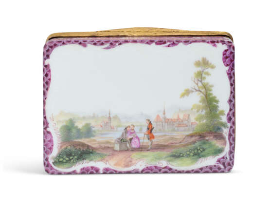 A MEISSEN PORCELAIN GILT-METAL MOUNTED RECTANGULAR SNUFF-BOX AND COVER - фото 5