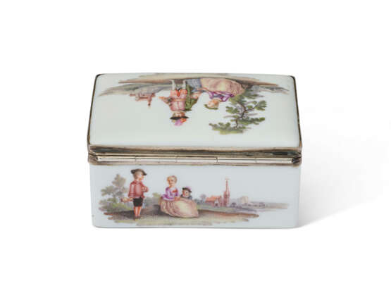 A MEISSEN PORCELAIN SILVER-MOUNTED RECTANGULAR SNUFF-BOX AND COVER - photo 4