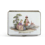 A MEISSEN PORCELAIN SILVER-MOUNTED RECTANGULAR SNUFF-BOX AND COVER - Foto 6