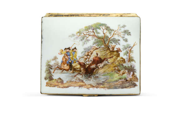 A SILVER-GILT AND DIAMOND-MOUNTED GERMAN PORCELAIN SNUFF-BOX AND COVER - фото 6