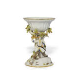 A MEISSEN PORCELAIN HUNTING CUP AND COVER (JAGDPOKAL) - Foto 6