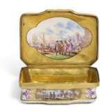 A GILT-METAL-MOUNTED MEISSEN PORCELAIN SHAPED-RECTANGULAR SNUFF-BOX AND COVER - фото 2