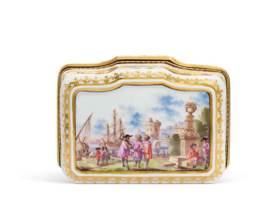 A GILT-METAL-MOUNTED MEISSEN PORCELAIN SHAPED-RECTANGULAR SNUFF-BOX AND COVER - photo 5