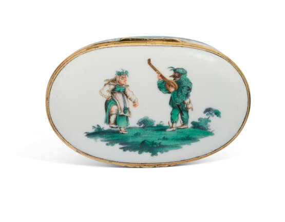 A SILVER-GILT-MOUNTED MEISSEN PORCELAIN OVAL SNUFF-BOX AND COVER - фото 4