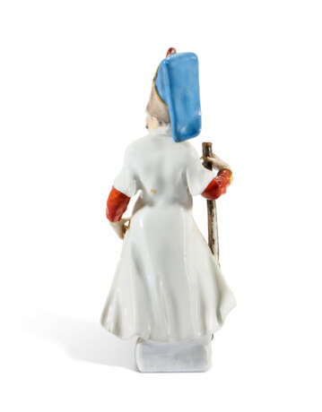 A MEISSEN PORCELAIN FIGURE OF A JANISSARY - фото 4