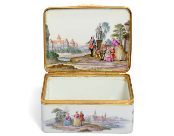 A MEISSEN PORCELAIN GILT-METAL MOUNTED SNUFF-BOX AND COVER - Foto 2