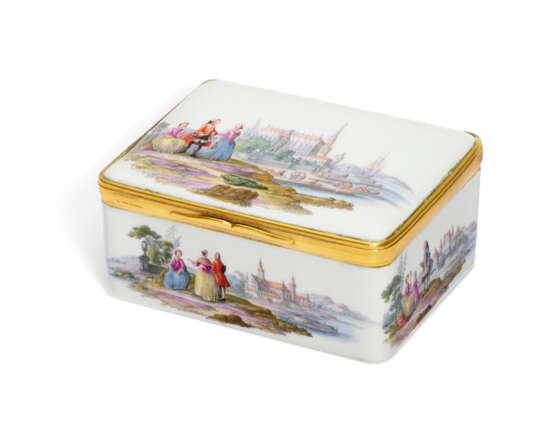 A MEISSEN PORCELAIN GILT-METAL MOUNTED SNUFF-BOX AND COVER - Foto 6