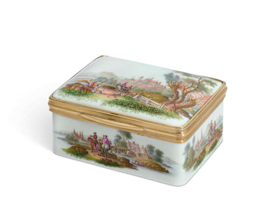 A GILT-METAL-MOUNTED MEISSEN RECTANGULAR SNUFF-BOX AND COVER - фото 6