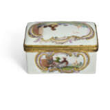 A GILT-METAL-MOUNTED GERMAN PORCELAIN RECTANGULAR SNUFF-BOX AND COVER - фото 5