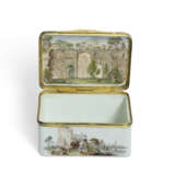 A SILVER-GILT-MOUNTED MEISSEN RECTANGULAR SNUFF-BOX AND COVER - фото 2