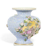 A MEISSEN PORCELAIN FLOWER-ENCRUSTED VASE - photo 2